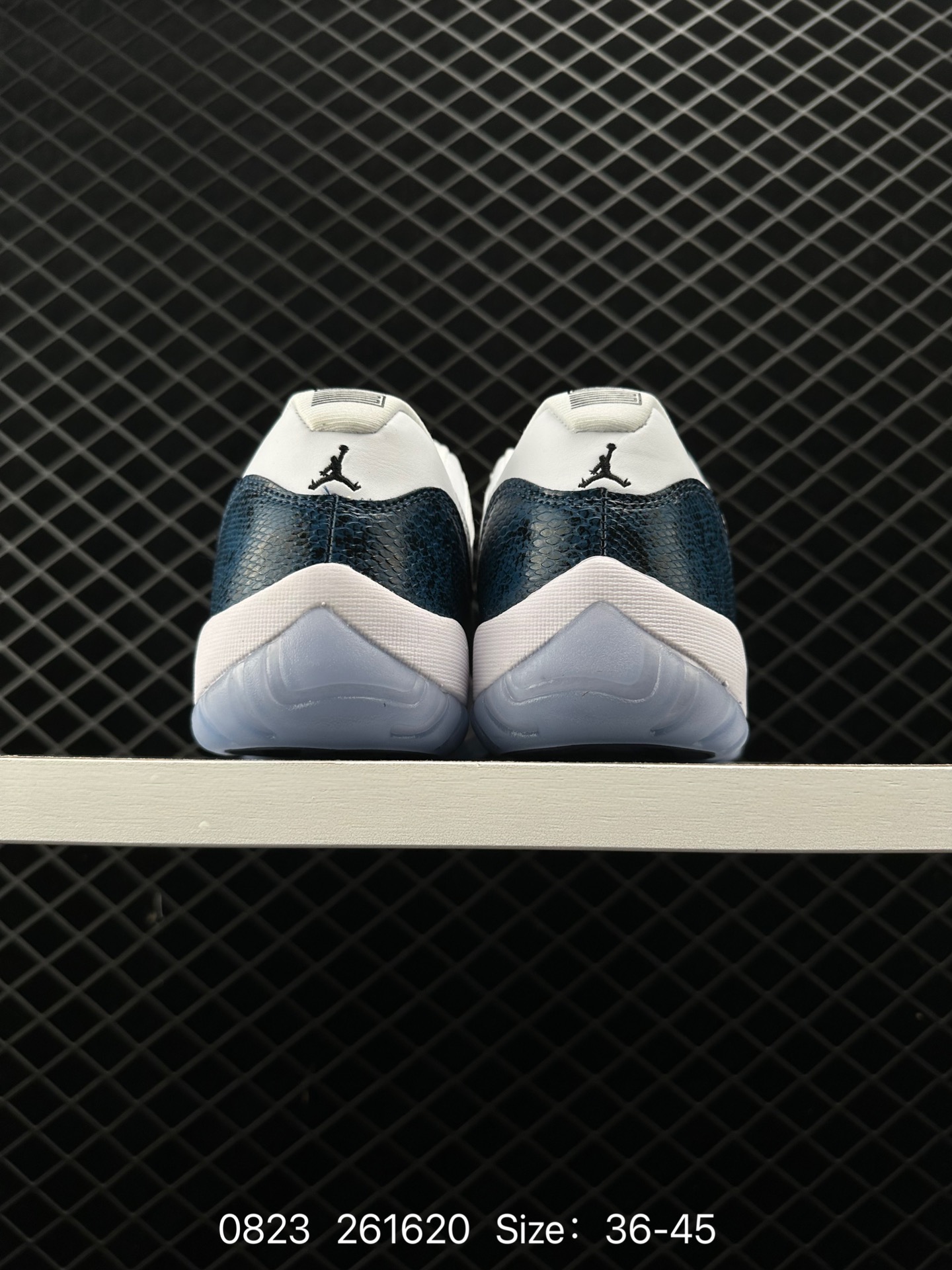 Nike Air Jordan 11 Retro Low”Concord“